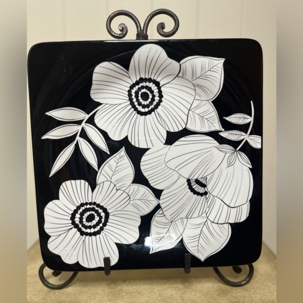 Square Black & White Ceramic Plate